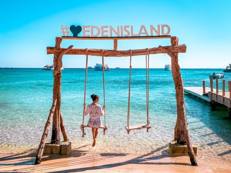 Eden Island full-day boat trip from Hurghada
